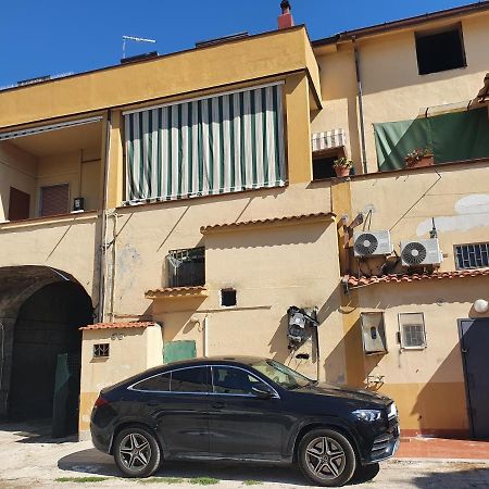 Royal Palace Gate Hotel San Nicola La Strada Exterior photo