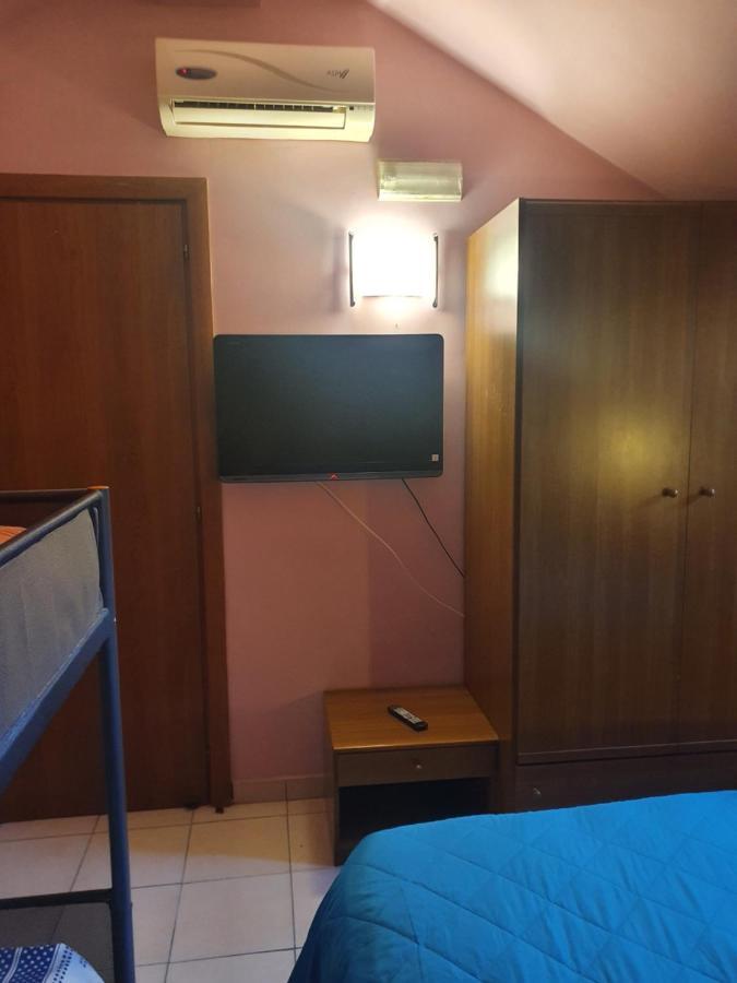 Royal Palace Gate Hotel San Nicola La Strada Exterior photo