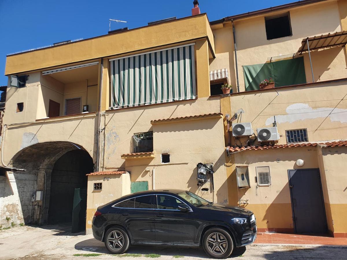 Royal Palace Gate Hotel San Nicola La Strada Exterior photo